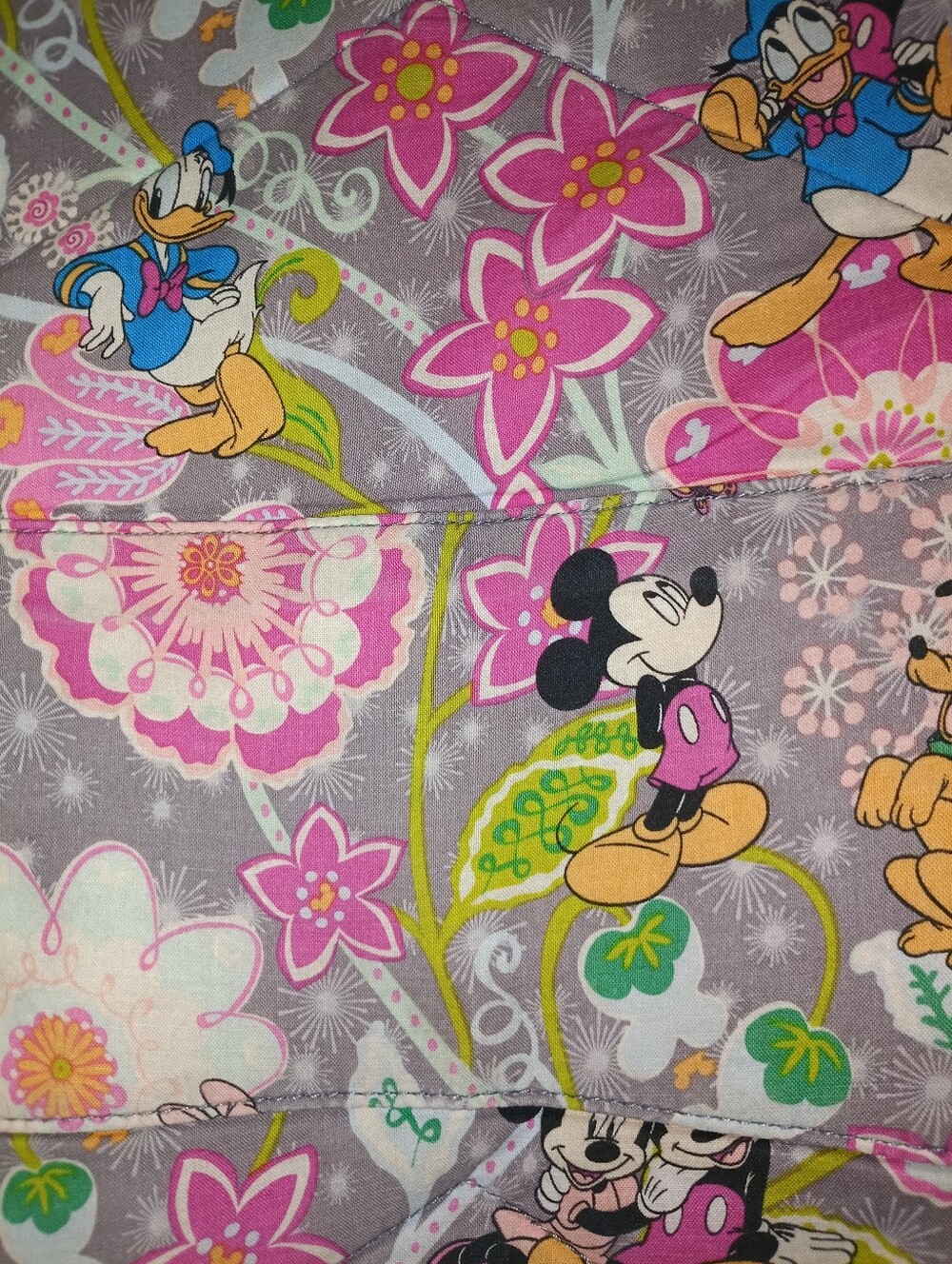 Vera Bradley Quilted Gray Disney Mickey & Friends Backpack Pink/ Green Floral - Picture 5 of 11